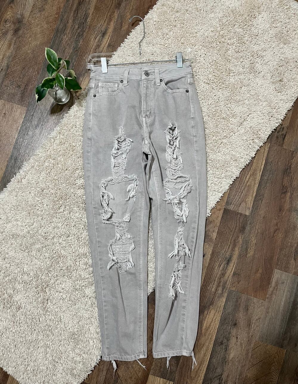 American Eagle Size 0 Regular Light Gray Distressed Cropped High-Rise Mom Jeans
